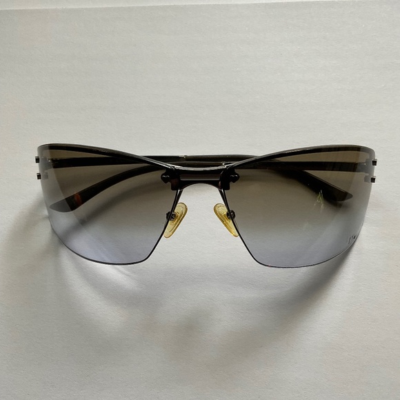 Pre loved Christian Dior Charm1 sunglasses with case - Picture 1 of 8